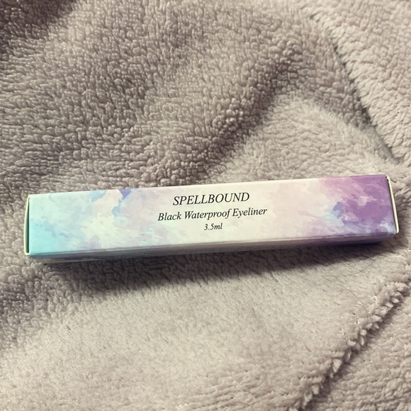 Black adhesive eyeliner/ lash glue - Picture 2 of 4